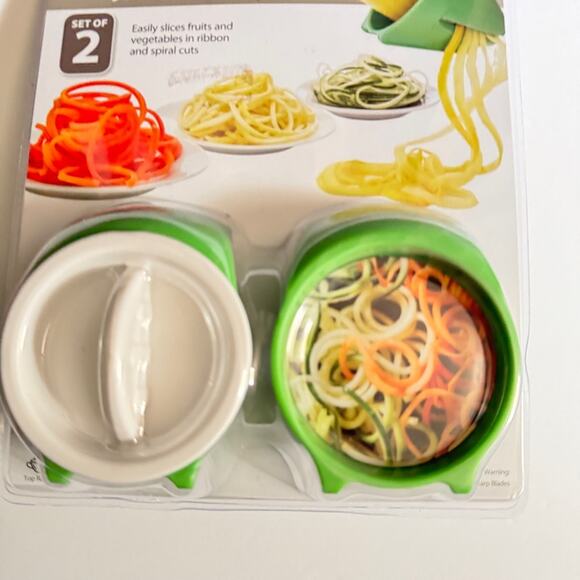 Farberware Spiraletti Vegetable Set of 2  Hand Held Spiral Veggie Slicer NWT - Picture 6 of 11